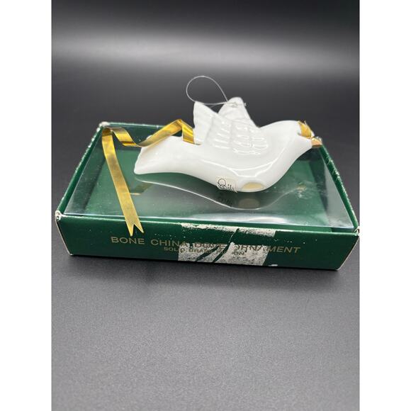 Beautiful Bone China White Dove Ornament With Solid Brass Detail - Picture 6 of 9